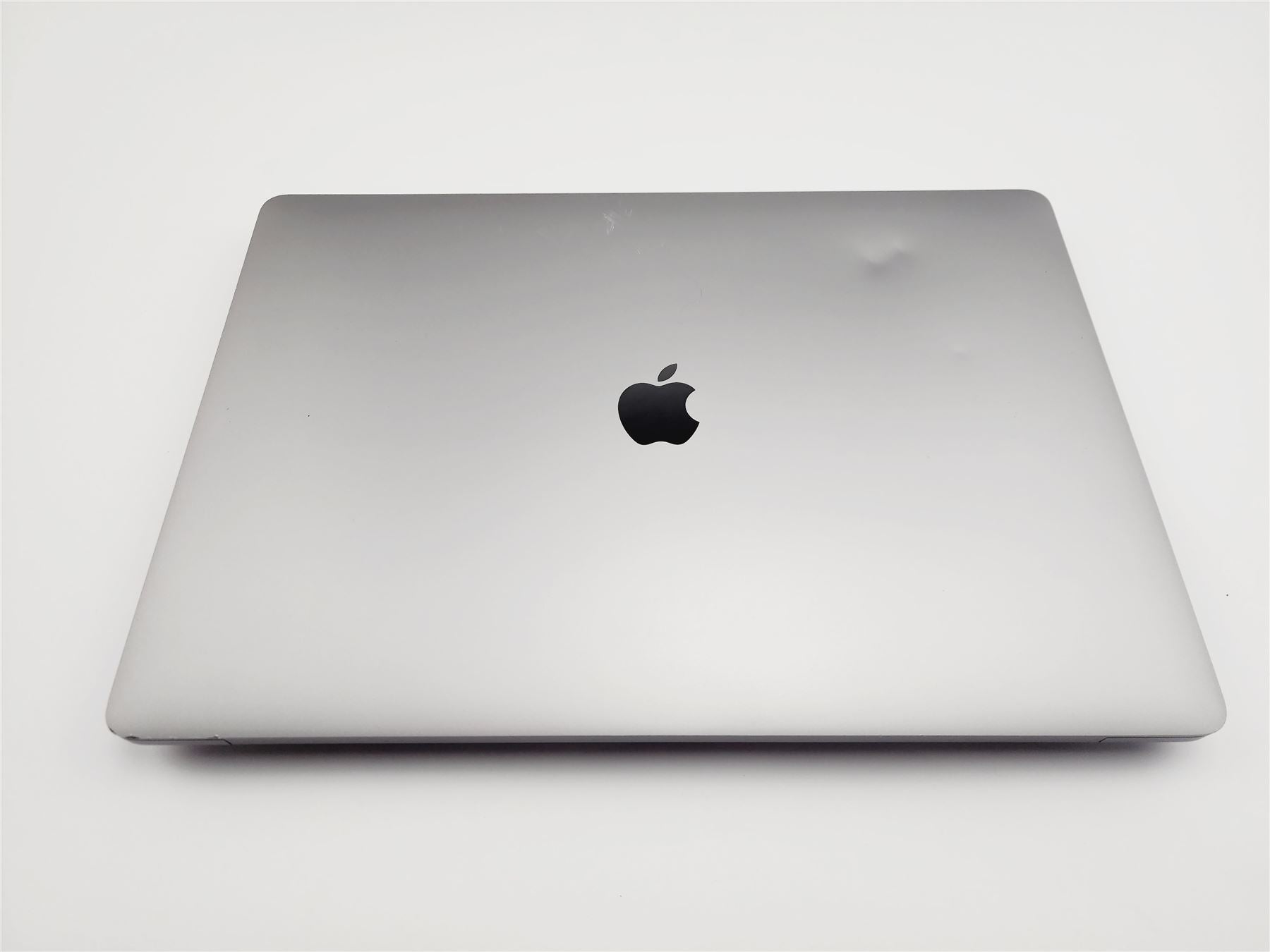 MacBook Pro A2141 16" i9-9980HK 2,4 GHz 64 GB RAM 2 TB SSD Grau Klasse C