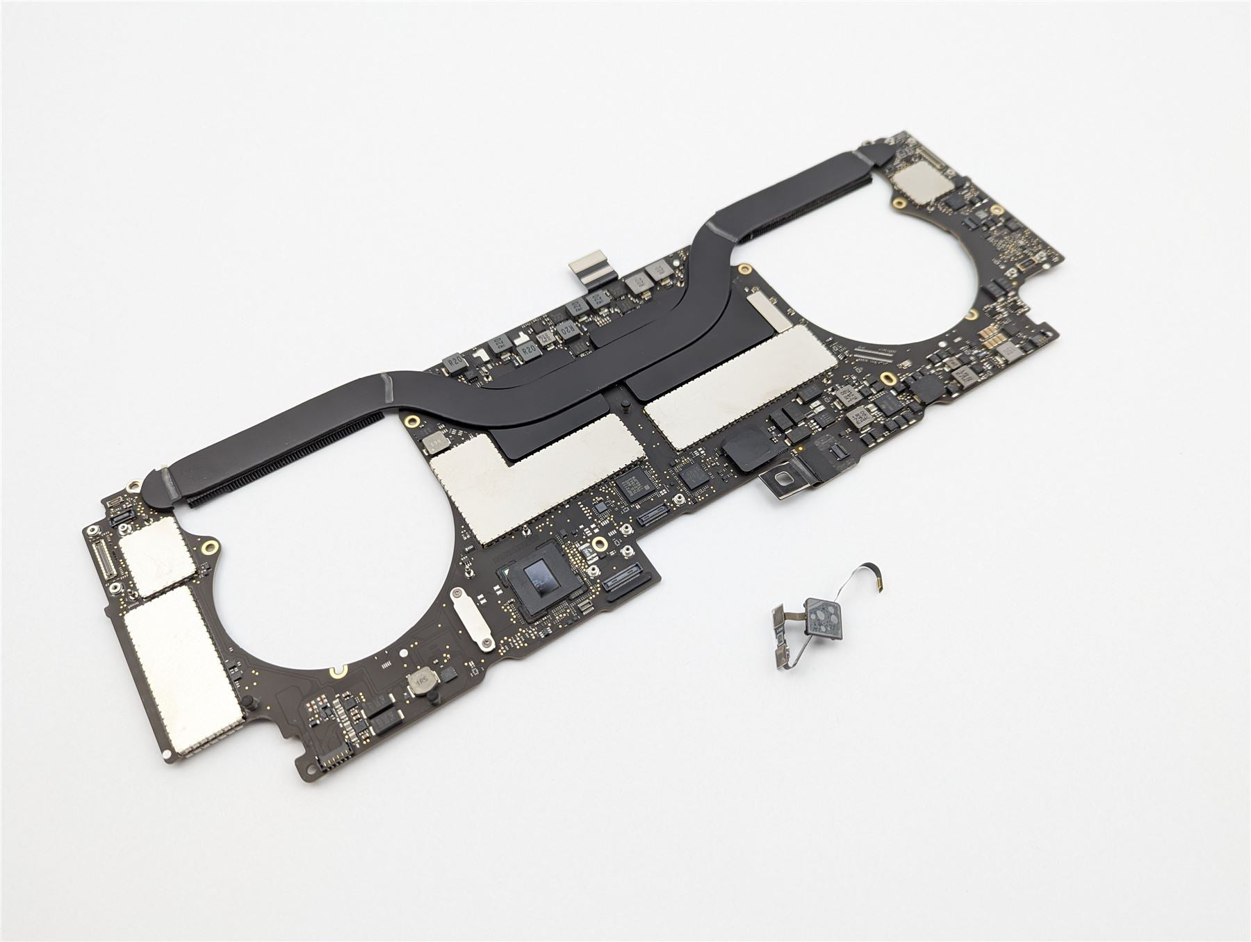 MacBook Pro 15" A1707 Mainboard Logic Board 2,8GHz 16GB 512GB 820-00928-A mit ID