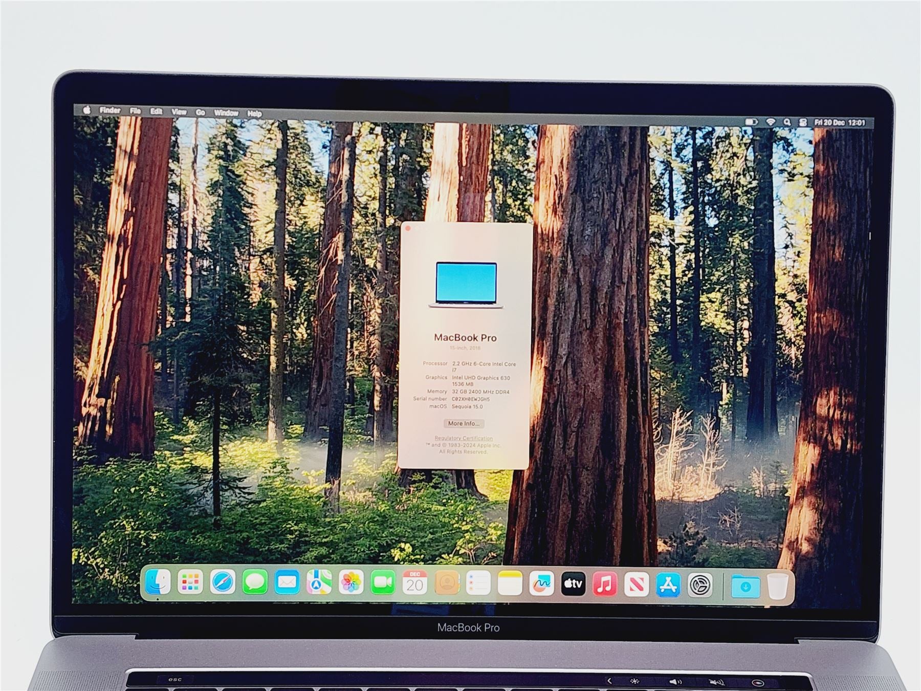 Apple MacBook Pro 15" 2018 A1990 1TB SSD i7 2.2GHz 32GB RAM 555X DE Klasse C