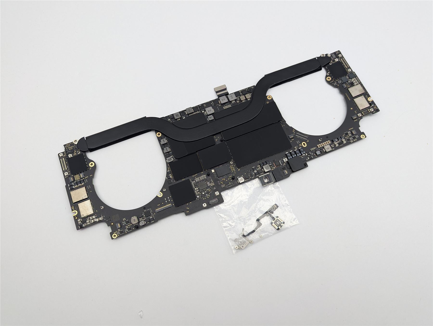 MacBook Pro 16" 2019 A2141 2,4 GHz 64GB 2TB 5500M Logicboard Mainboard 820-01700