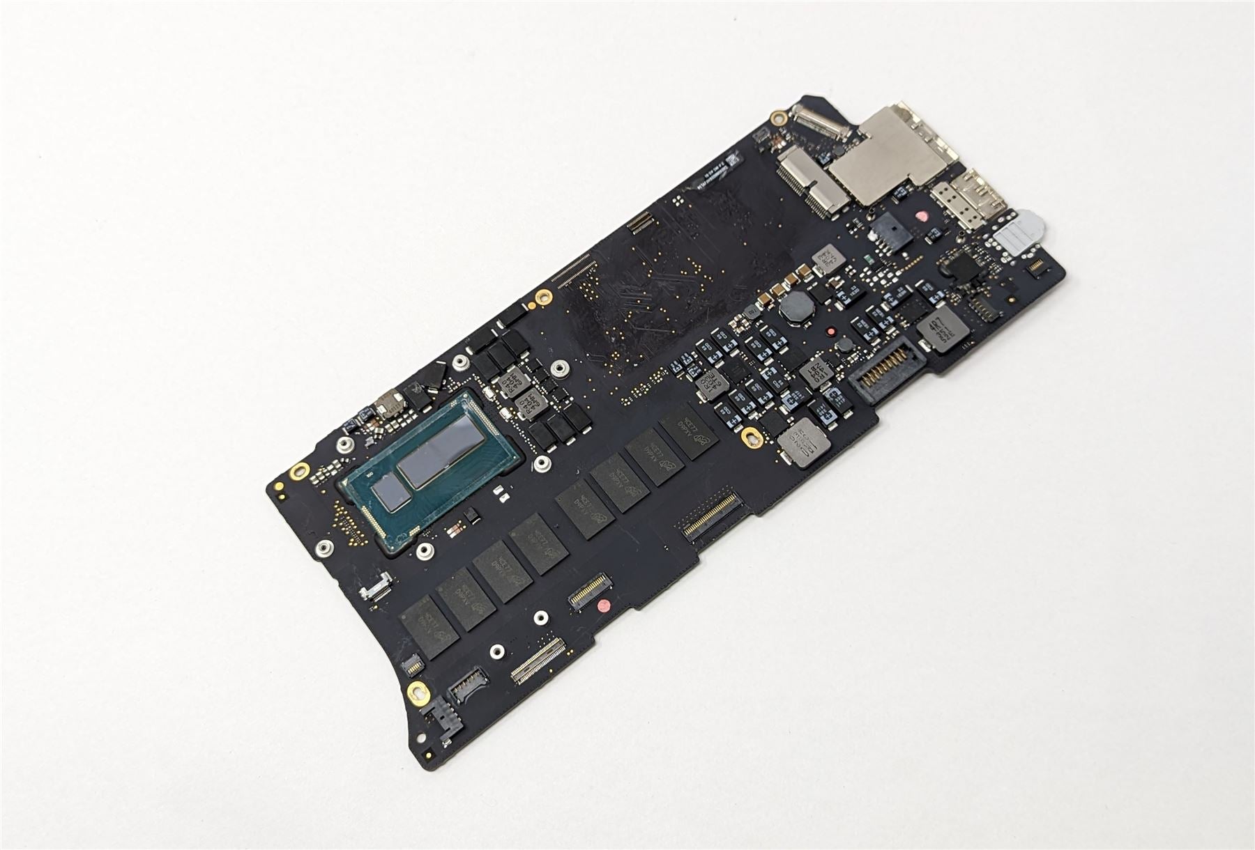 MacBook Pro 13" 2013 A1502 Logicboard i5 - 2.4GHz / 4GB RAM 820-3536-A EMC 2678